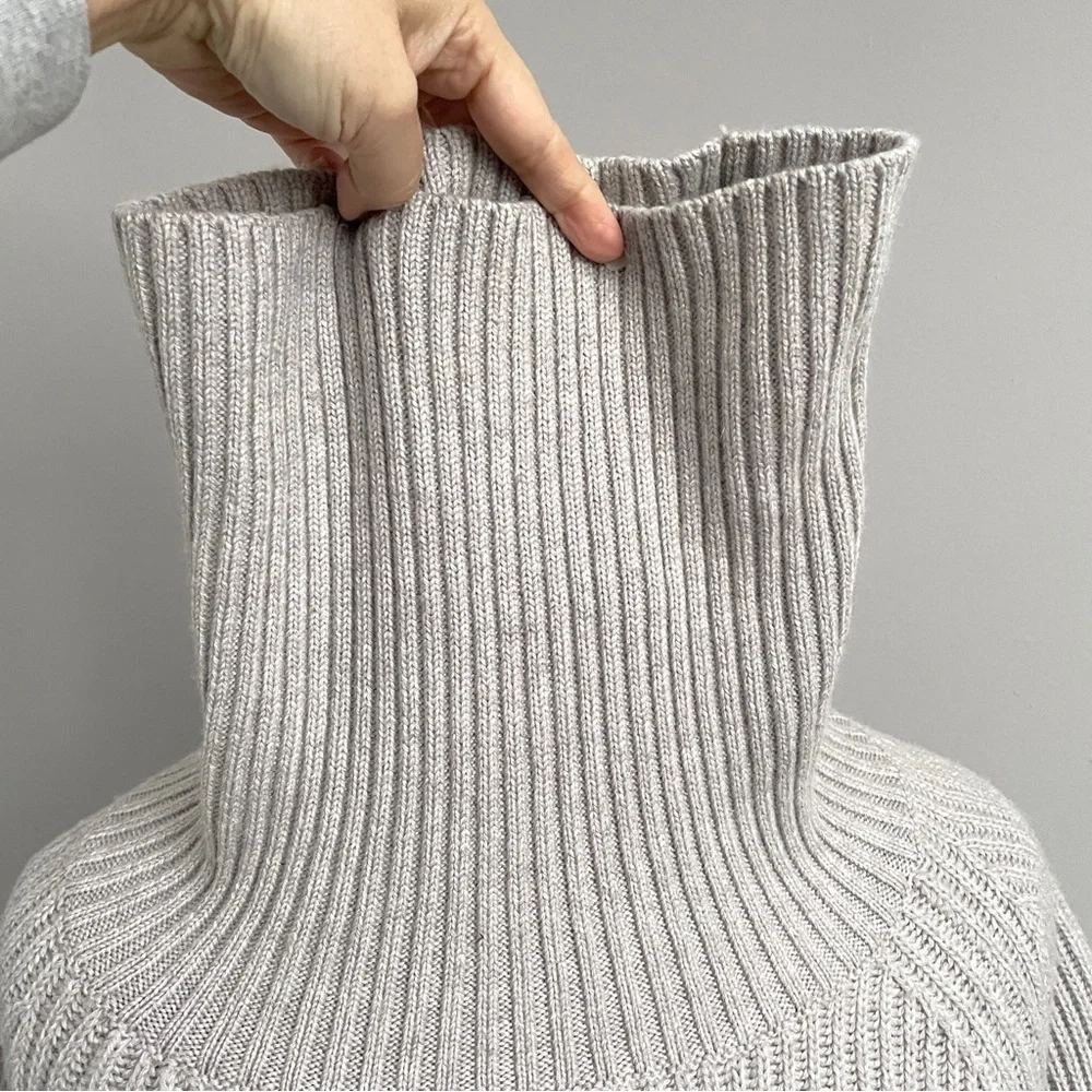 Aritzia Wilfred Wool Turtleneck Lin Sweater​ - Large, 100% Wool - Picture 4 of 13